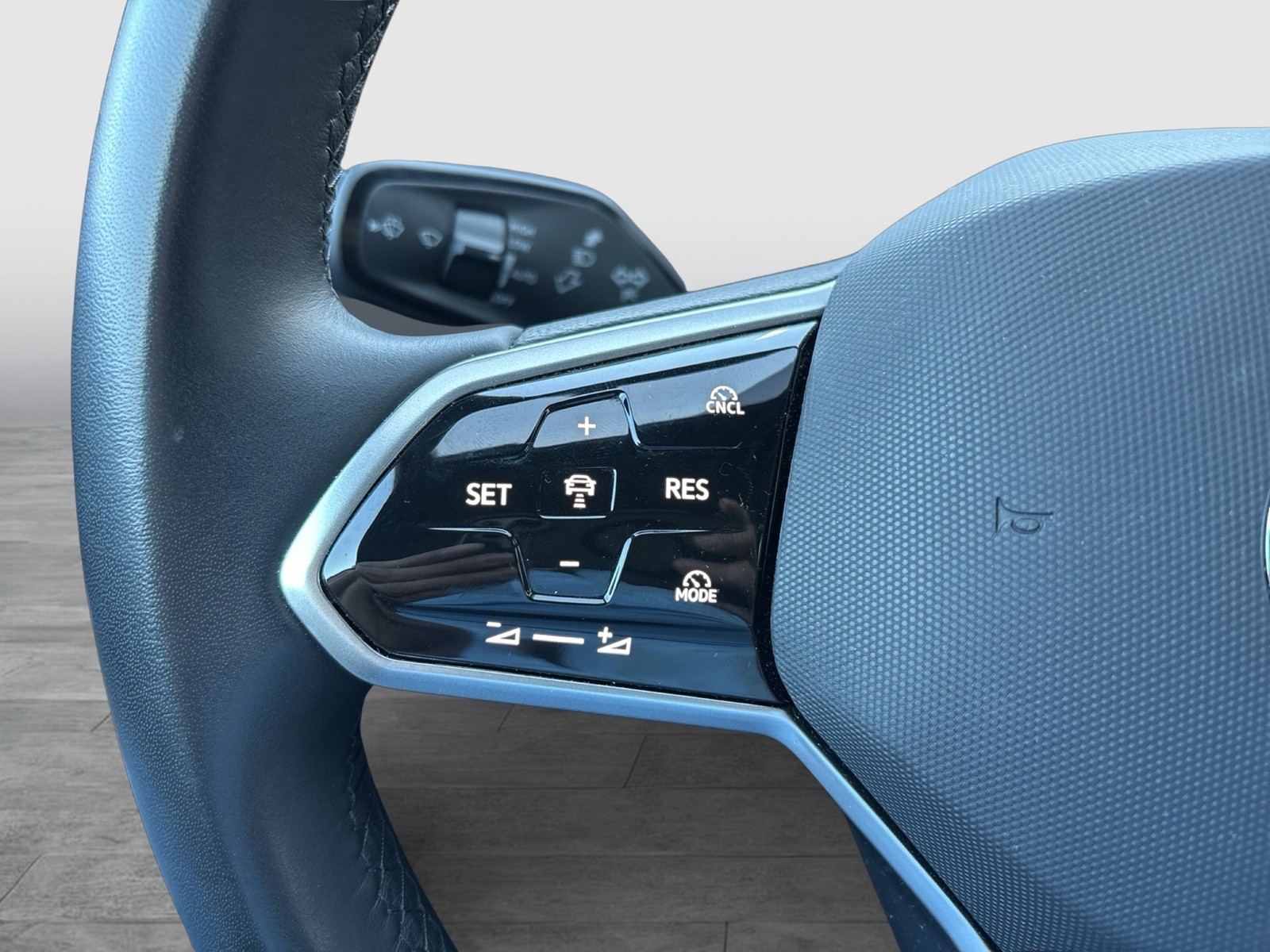 Volkswagen ID.7 PRO S WÄRMEPUMPE HARMAN KARDON AHK 360°CAM