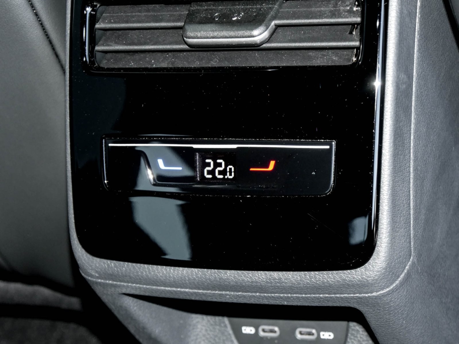 Volkswagen ID.7 GTX 4X4 WÄRMEPUMPE AHK 360CAM ACC LM20 NAVI
