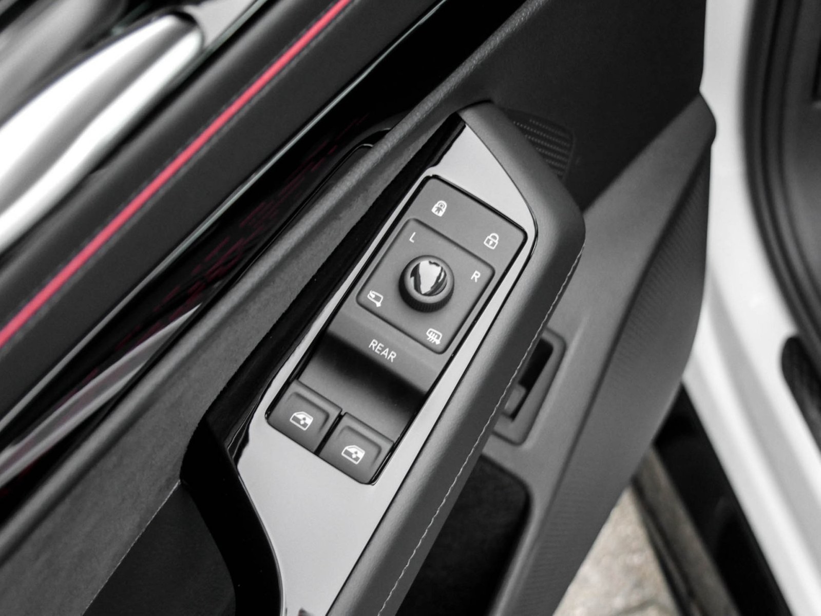 Volkswagen ID.7 GTX 4X4 WÄRMEPUMPE AHK 360CAM ACC LM20 NAVI