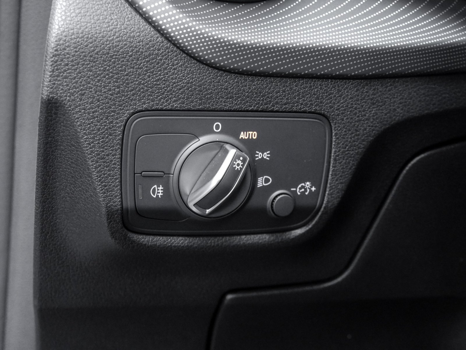 Audi Q2 30 S LINE BLACKPAK NAVI+ AHK VIRTUAL COCKPIT