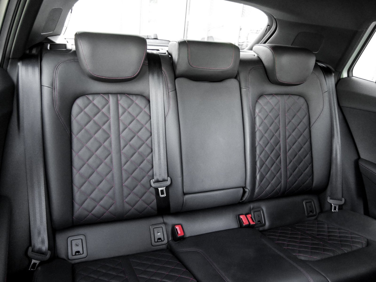 Audi Q2 30 S LINE BLACKPAK NAVI+ AHK VIRTUAL COCKPIT