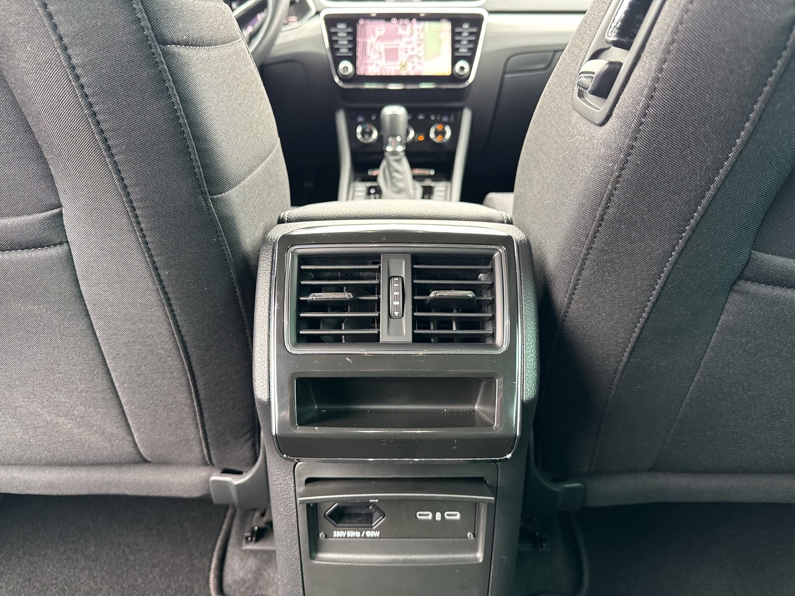 Skoda Superb Combi 2.0 STYLE STANDHZ. AHK eSITZE MATRIX