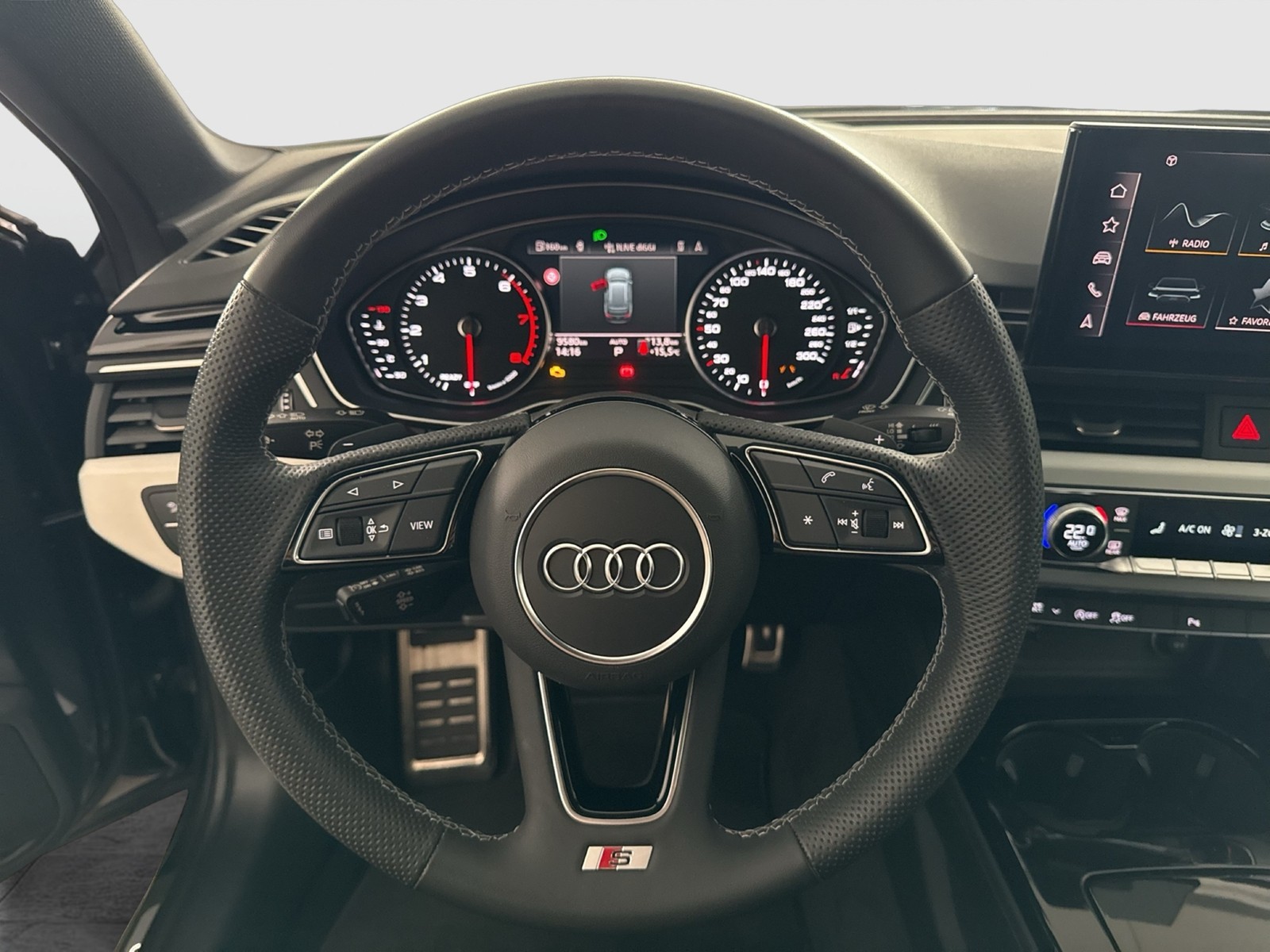 Audi A4 Avant 40 S LINE competition BLACKPAK ALU19 eKLAPPE