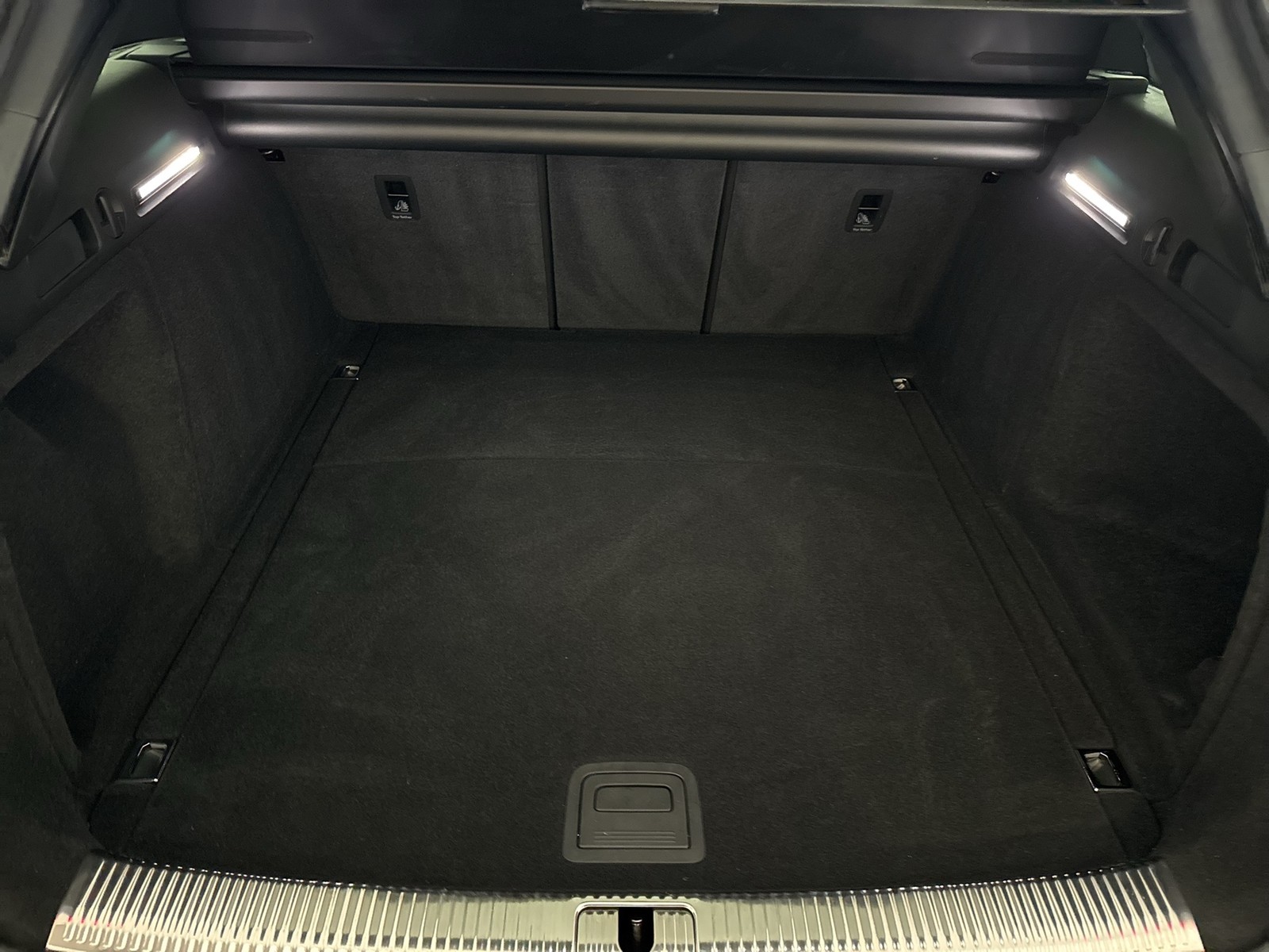 Audi A4 Avant 40 S LINE competition BLACKPAK ALU19 eKLAPPE