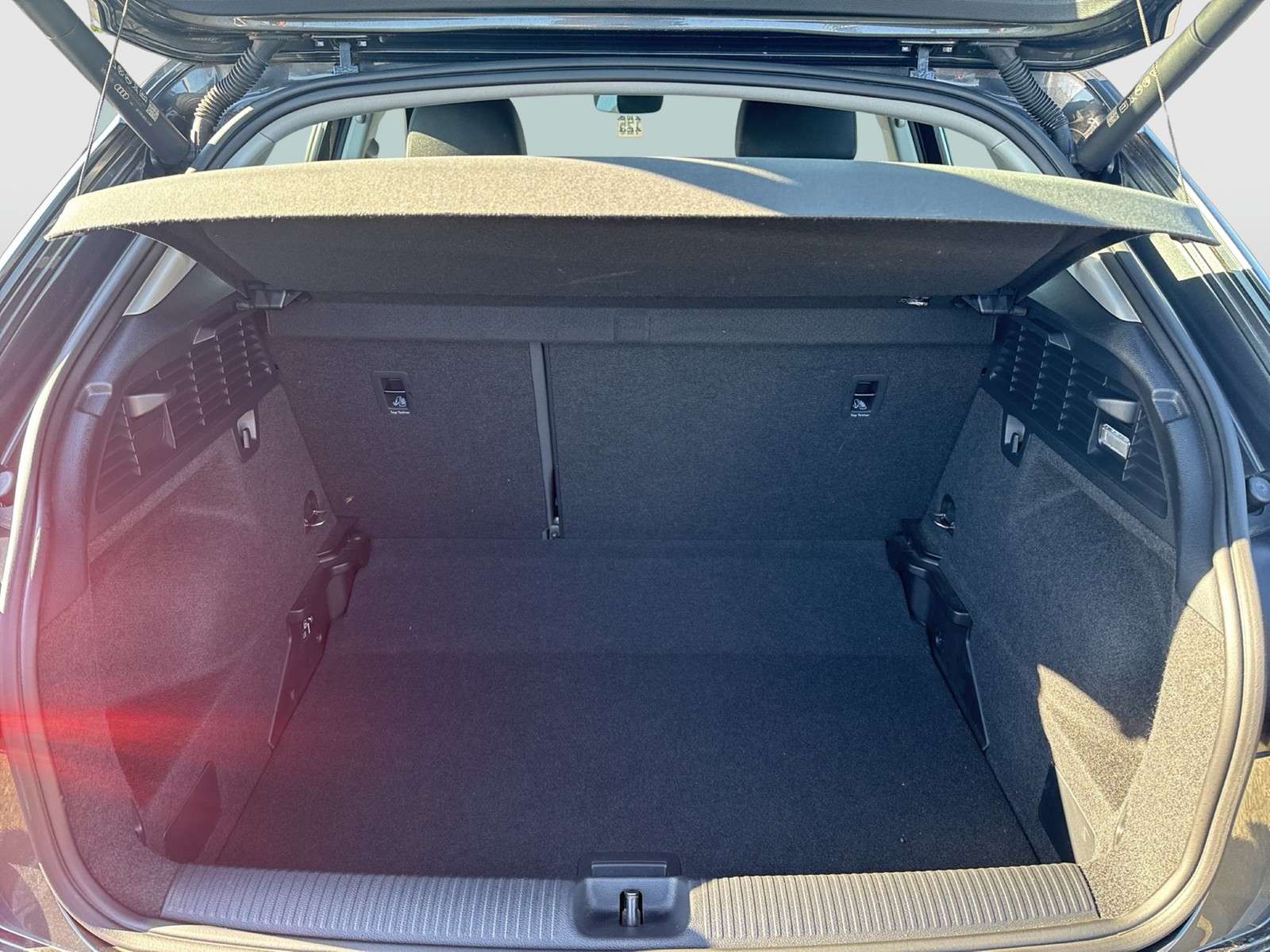 Audi Q2 30 S LINE KAMERA eKLAPPE NAVI ALU17" SITZHEIZ.