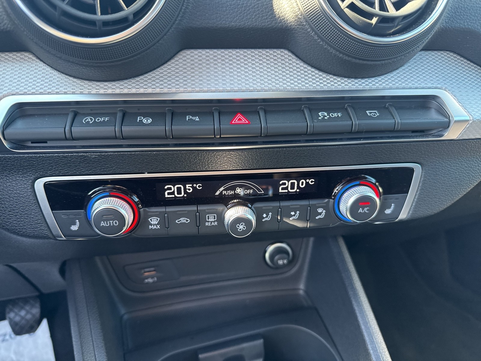 Audi Q2 30 S LINE KAMERA eKLAPPE NAVI ALU17" SITZHEIZ.