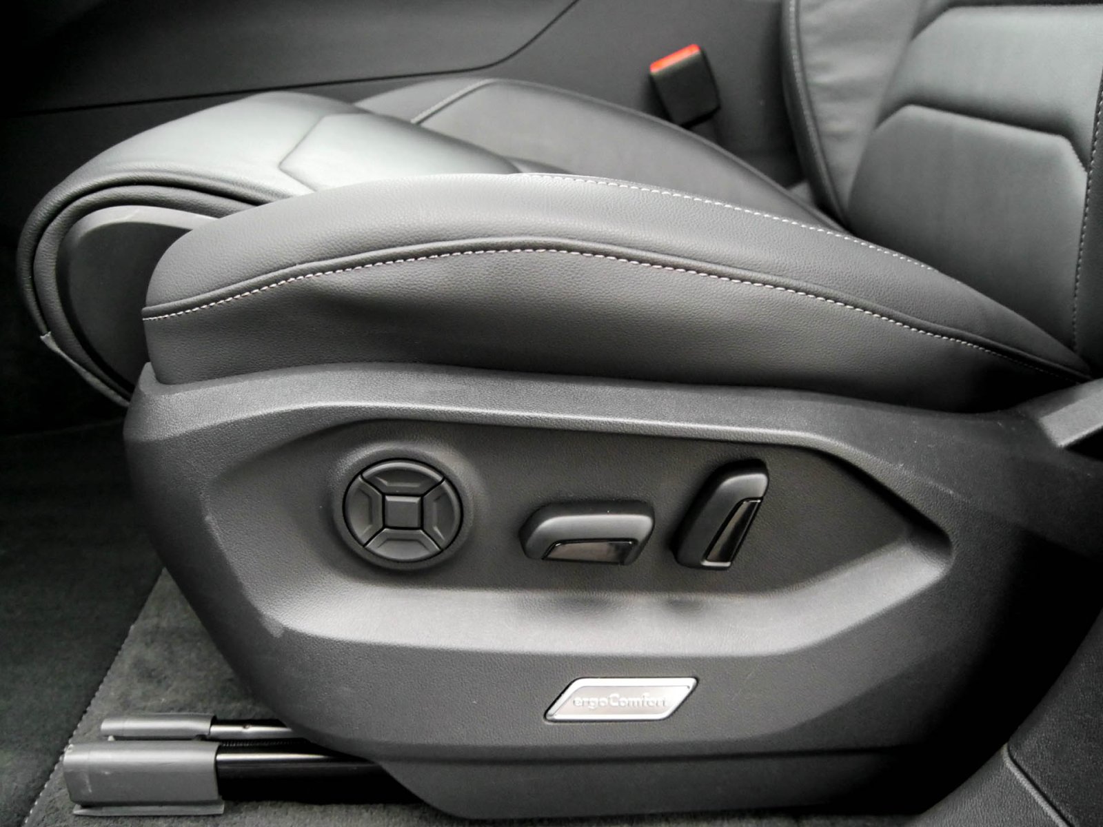 Volkswagen Touareg V6 R-LINE AHK CAM ACC LM19 eKLAPPE NAVI