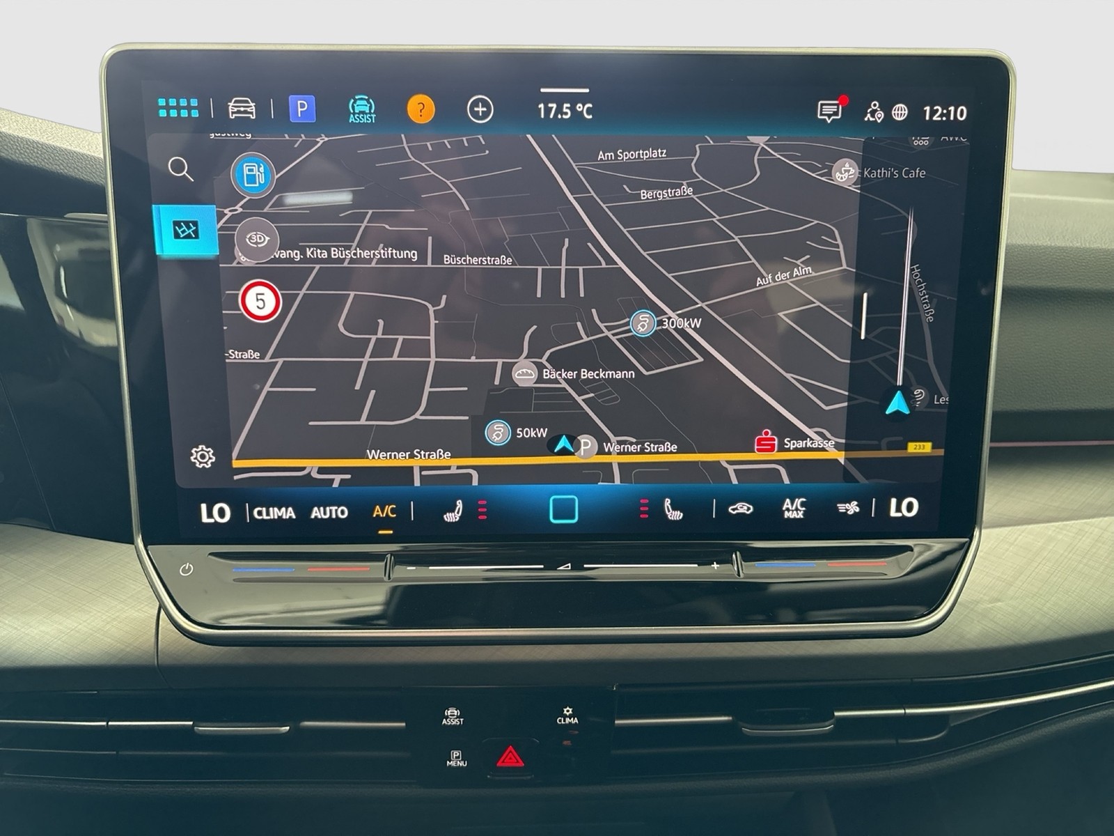 Volkswagen Golf VIII 1.5 eTSI LIFE CAM ACC HEAD-UP NAVI ALU