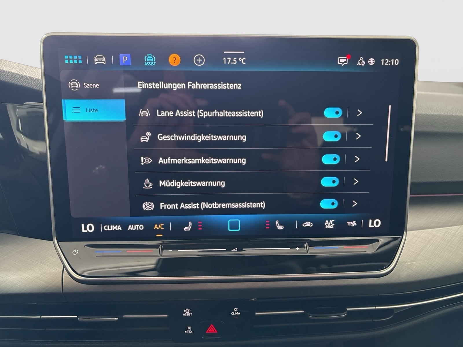 Volkswagen Golf VIII 1.5 eTSI LIFE CAM ACC HEAD-UP NAVI ALU
