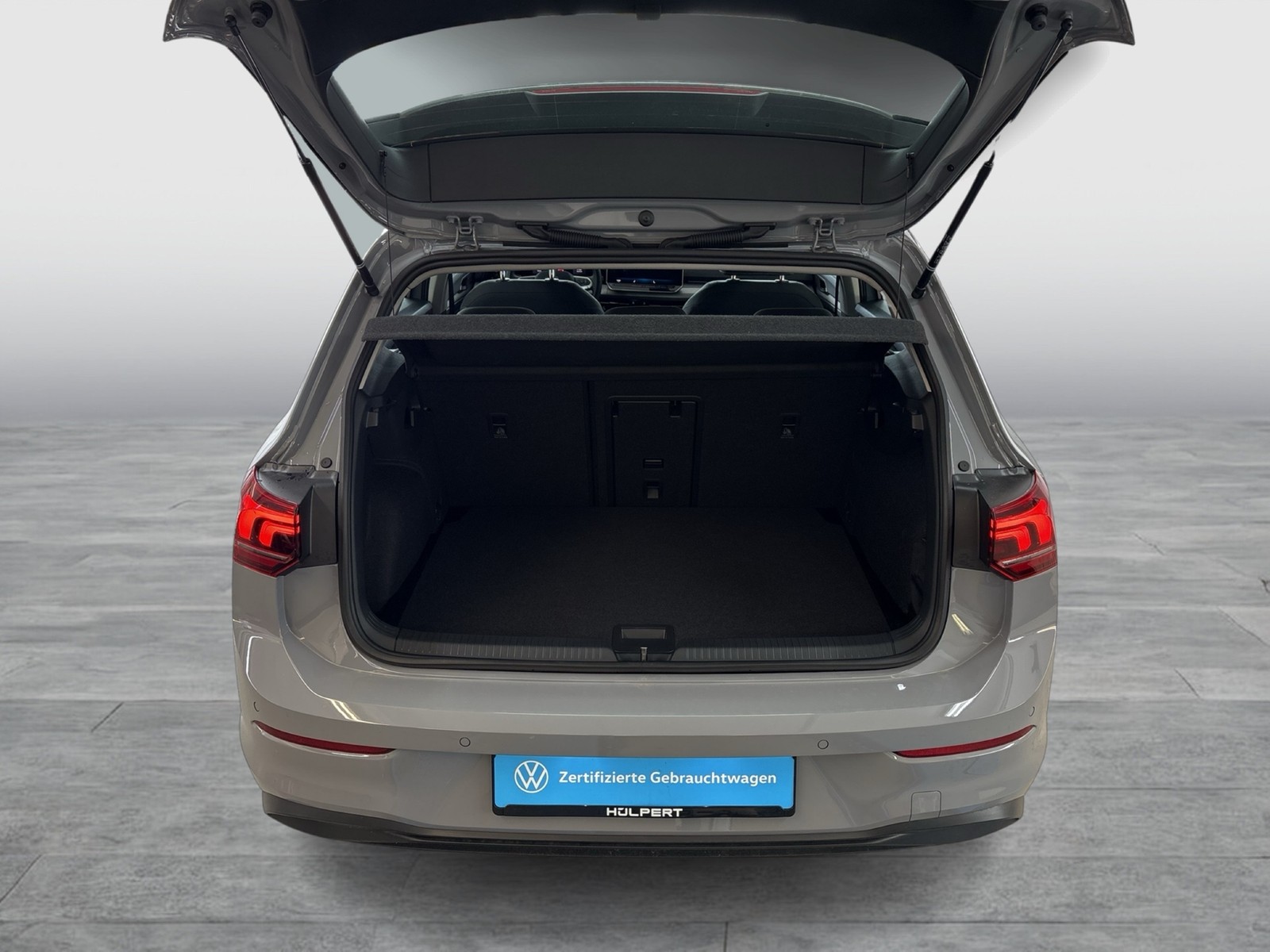 Volkswagen Golf VIII 1.5 eTSI LIFE CAM ACC HEAD-UP NAVI ALU