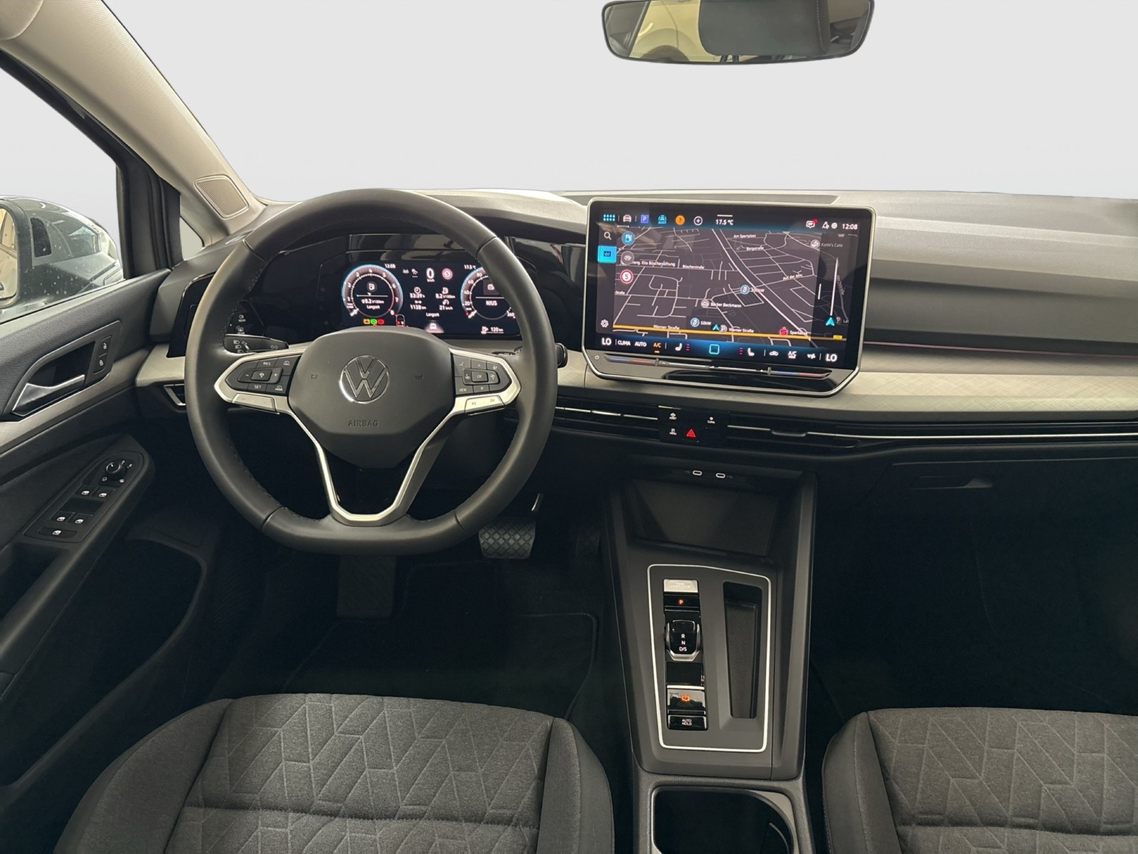 Volkswagen Golf VIII 1.5 eTSI LIFE CAM ACC HEAD-UP NAVI ALU