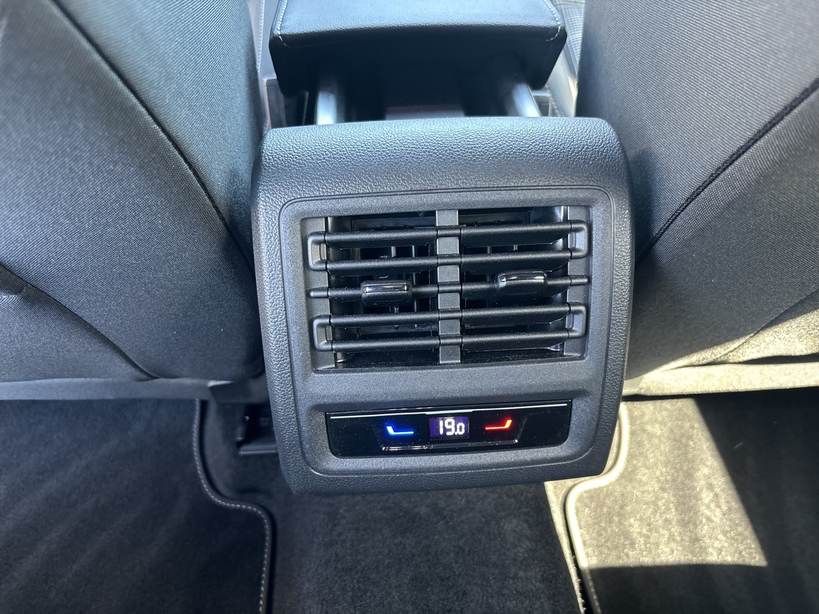 Volkswagen Golf VIII 2.0 GTD LM18 LED+ CARPLAY SITZHEIZUNG