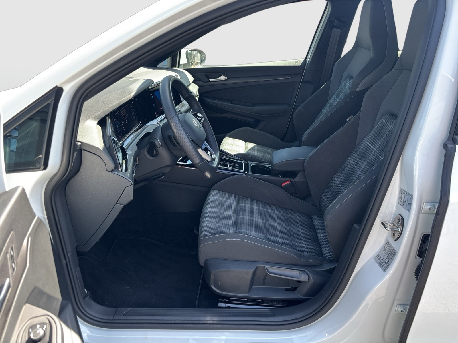 Volkswagen Golf VIII 2.0 GTD LM18 LED+ CARPLAY SITZHEIZUNG