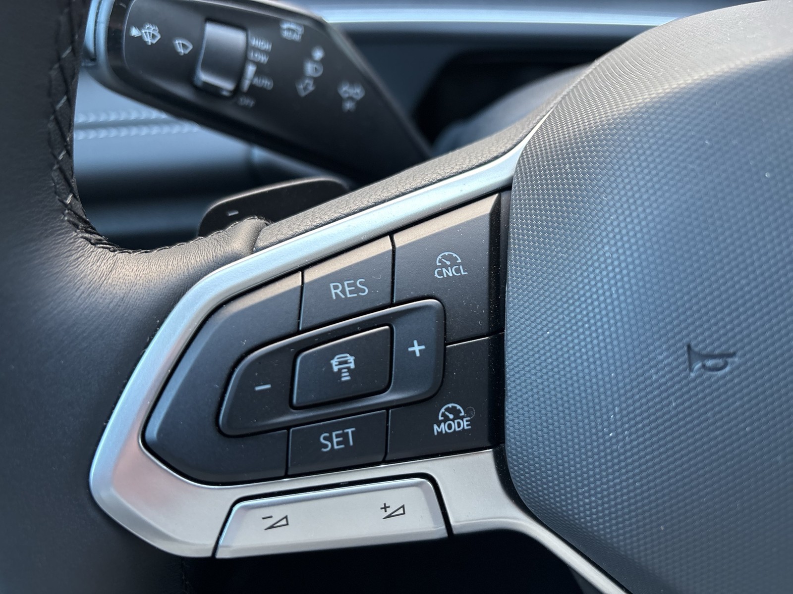 Volkswagen Tayron 1.5 HYBRID LIFE AHK CAM ACC LM18 CARPLAY