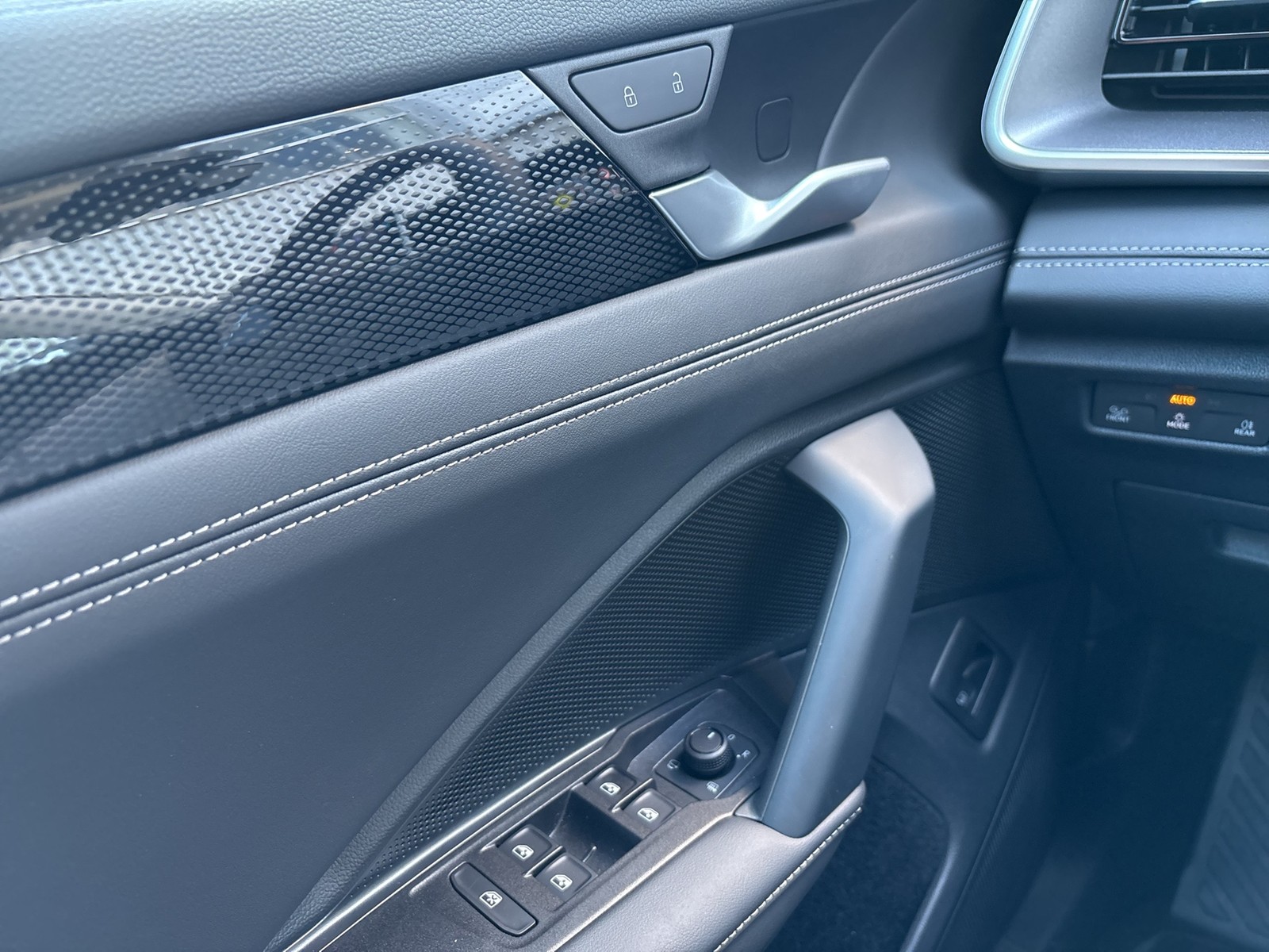 Volkswagen Tayron 1.5 HYBRID LIFE AHK CAM ACC LM18 CARPLAY