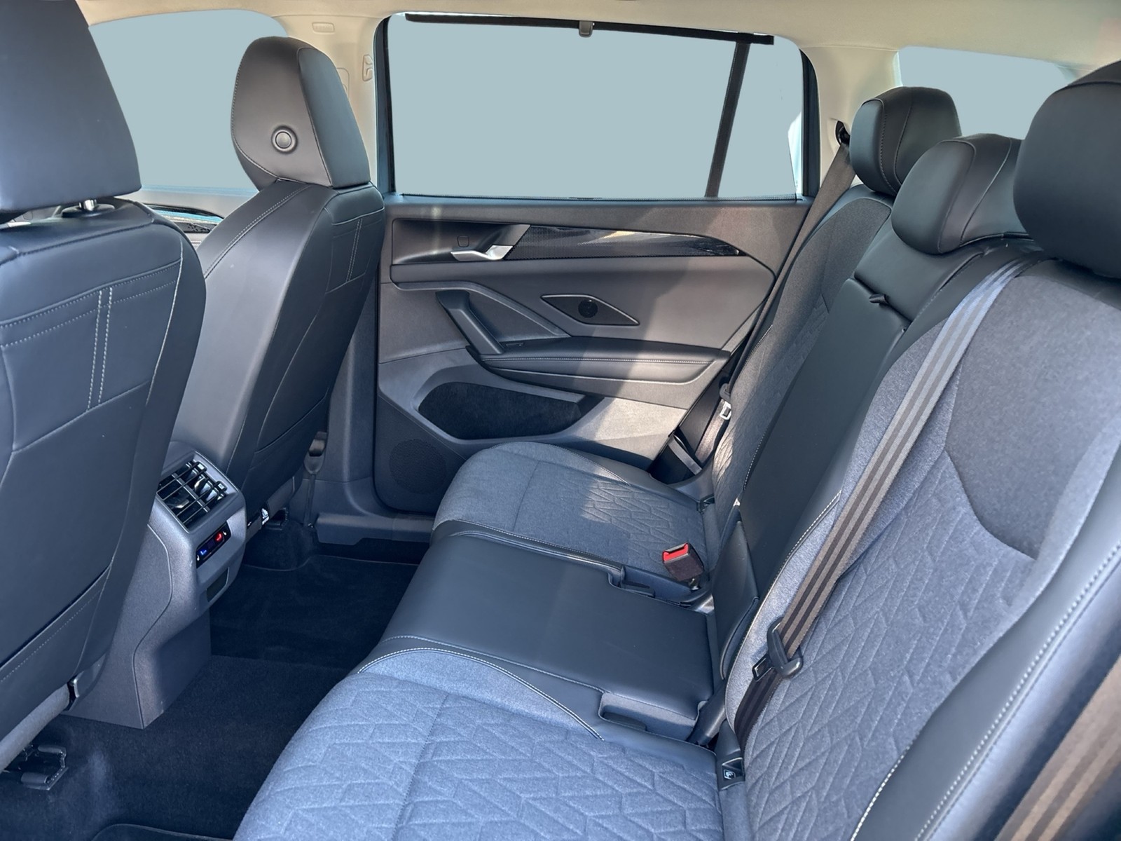 Volkswagen Tayron 1.5 HYBRID LIFE AHK CAM ACC LM18 CARPLAY