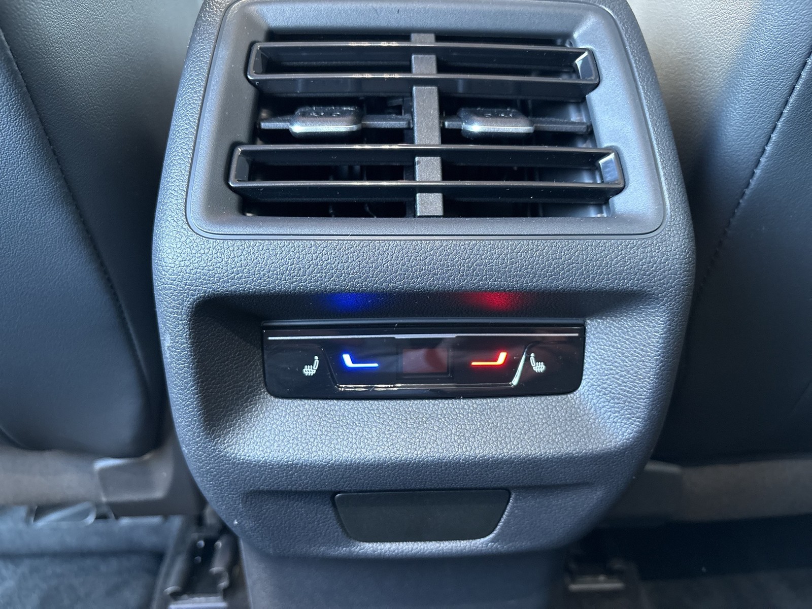 Volkswagen Tayron 1.5 HYBRID LIFE AHK CAM ACC LM18 CARPLAY