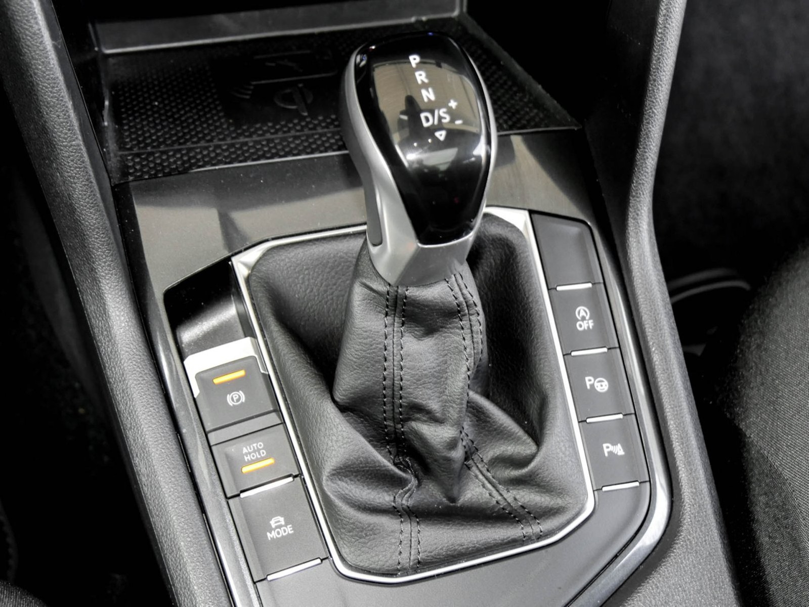 Volkswagen Tiguan 2.0 MOVE STANDHZ. PANO AHK CAM ACC LM17