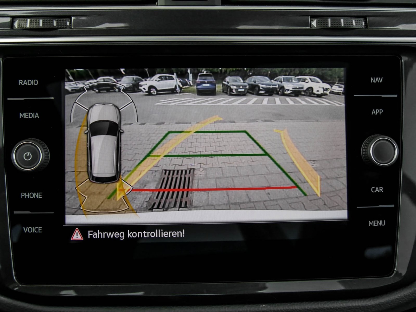 Volkswagen Tiguan 2.0 MOVE STANDHZ. PANO AHK CAM ACC LM17