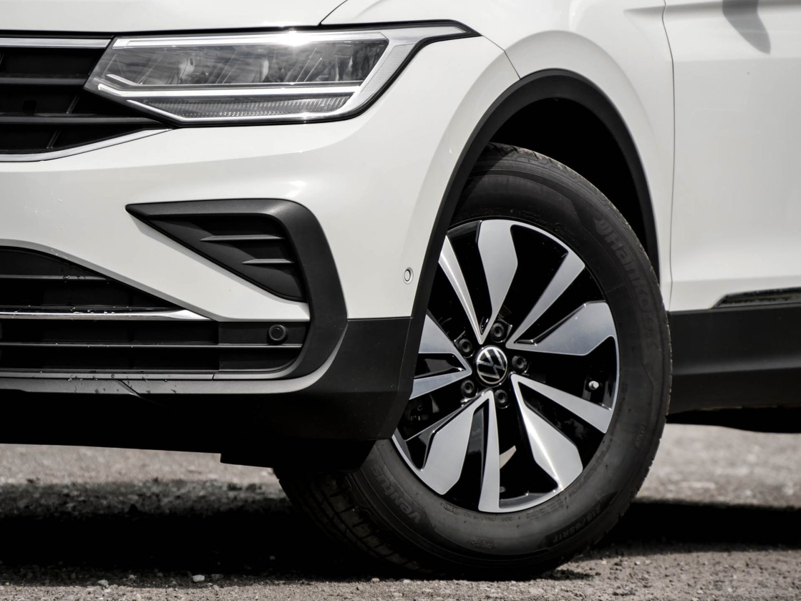 Volkswagen Tiguan 2.0 MOVE STANDHZ. PANO AHK CAM ACC LM17
