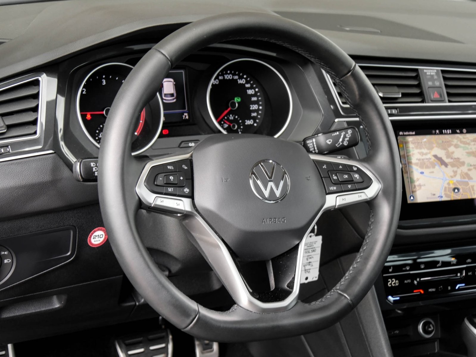 Volkswagen Tiguan 2.0 MOVE STANDHZ. PANO AHK CAM ACC LM17