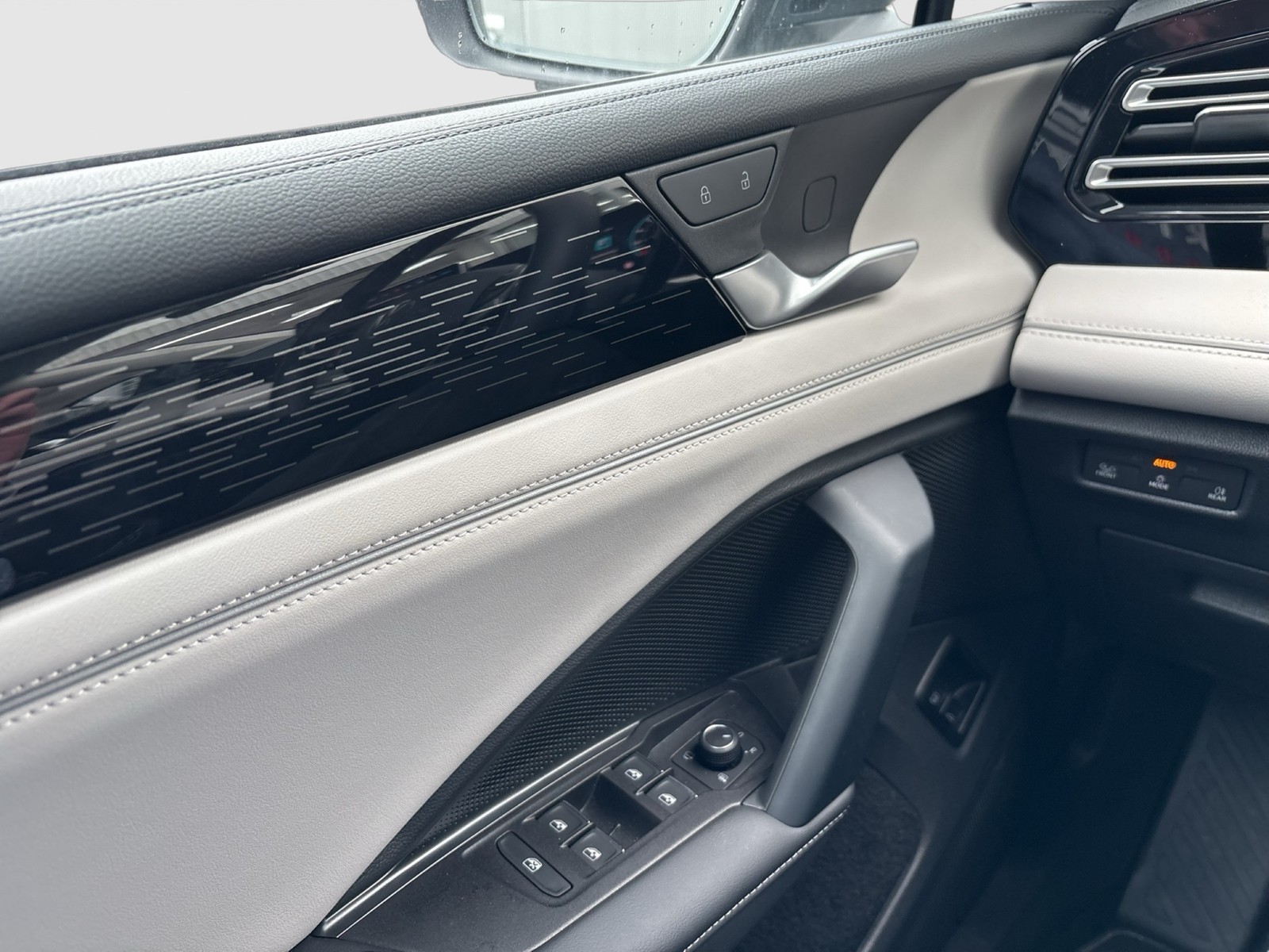 Volkswagen Tiguan 1.5 HYBRID ELEGANCE AHK 360°CAM ACC LM18