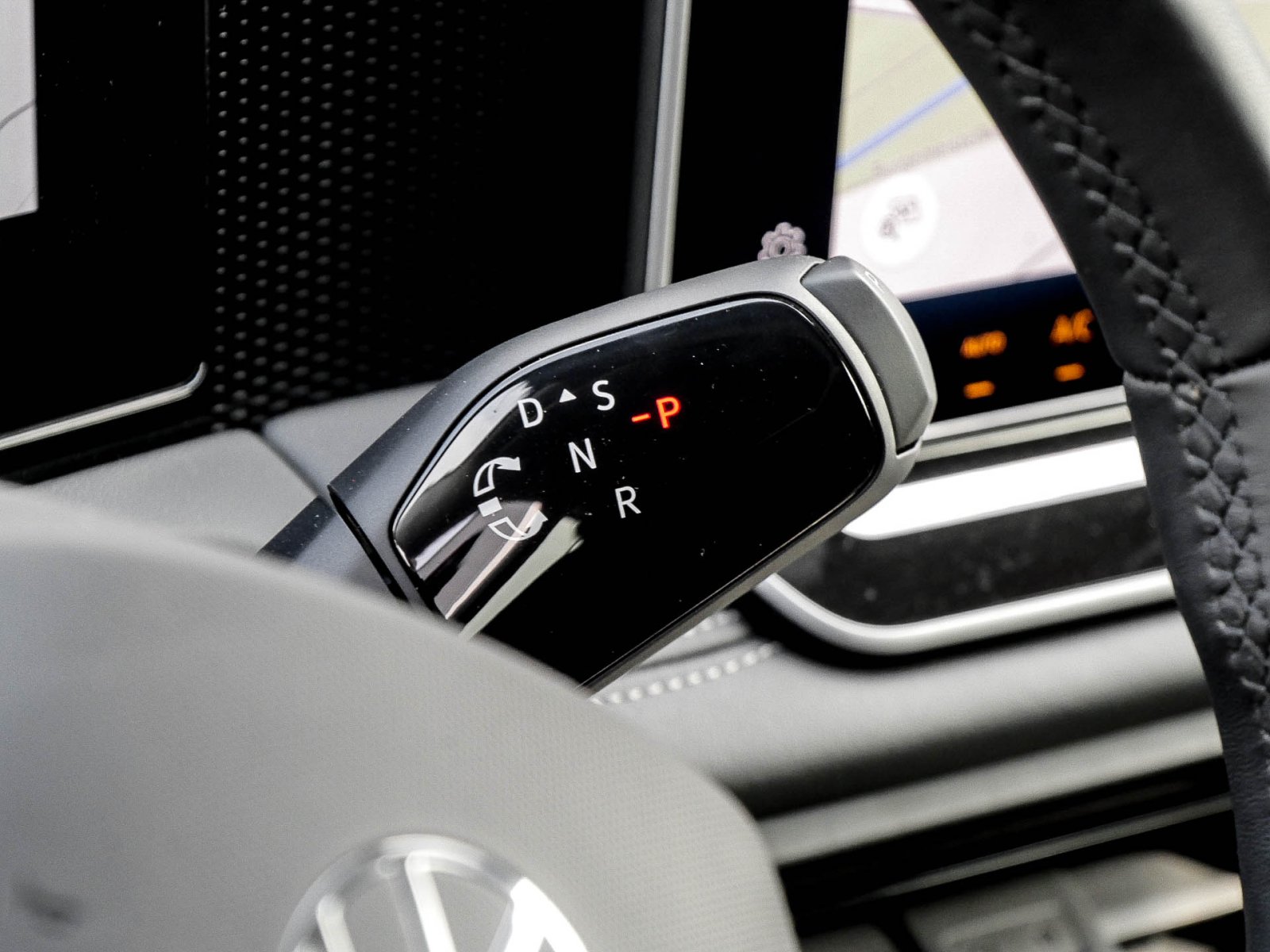 Volkswagen Tiguan 2.0 Life AHK NAVI ALU KAMERA SITZHEIZ