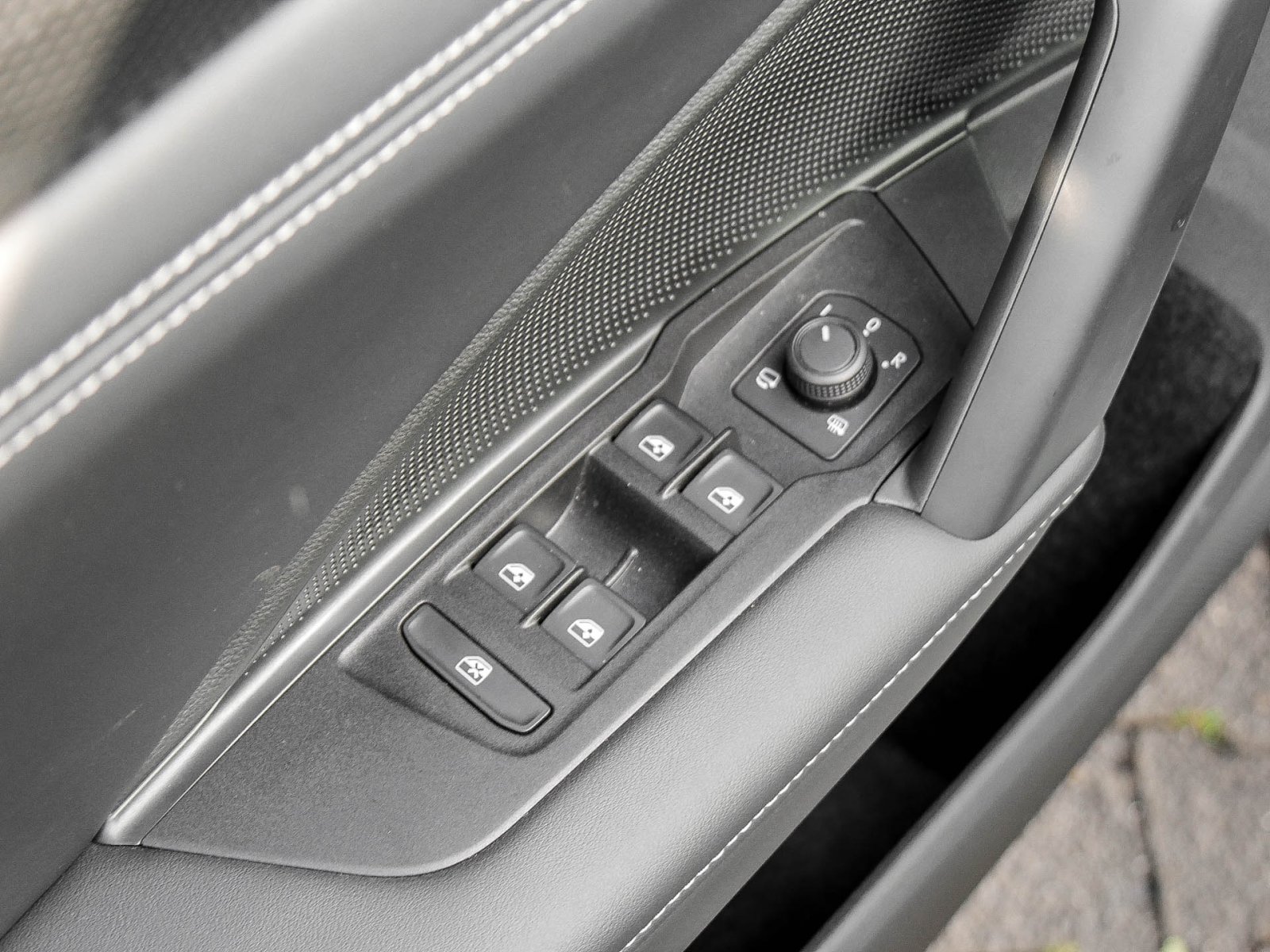 Volkswagen Tiguan 2.0 Life AHK NAVI ALU KAMERA SITZHEIZ