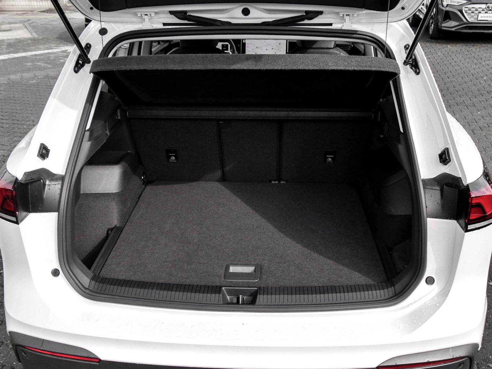 Volkswagen Tiguan 2.0 Life AHK NAVI ALU KAMERA SITZHEIZ