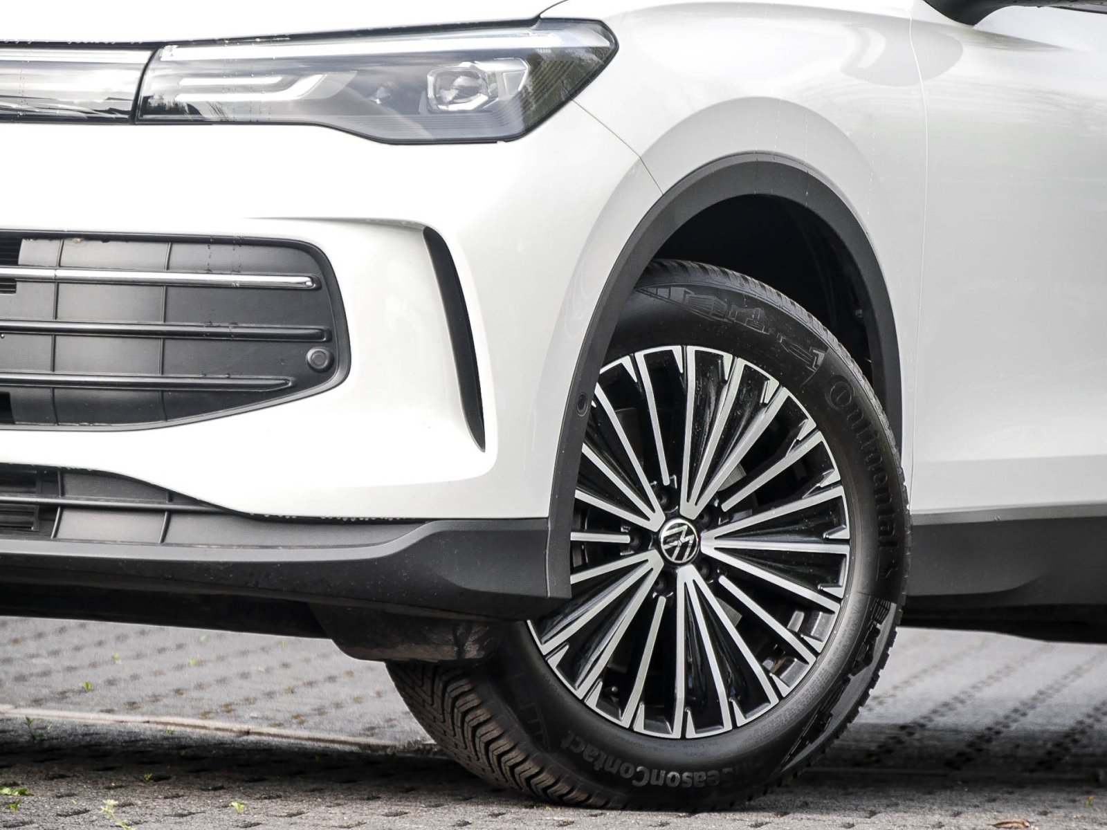 Volkswagen Tiguan 2.0 Life AHK NAVI ALU KAMERA SITZHEIZ