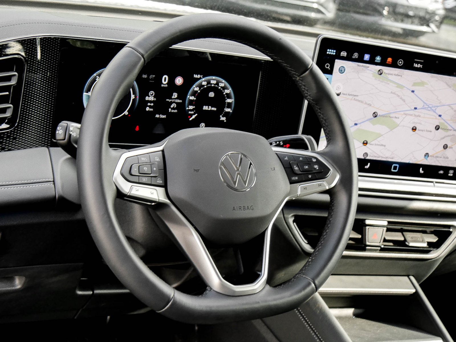 Volkswagen Tiguan 2.0 Life AHK NAVI ALU KAMERA SITZHEIZ