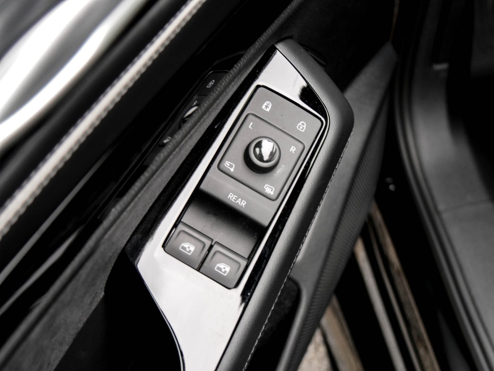 Volkswagen ID.7 Tourer PRO AHK 360°CAM ACC LM20 E-KLAPPE