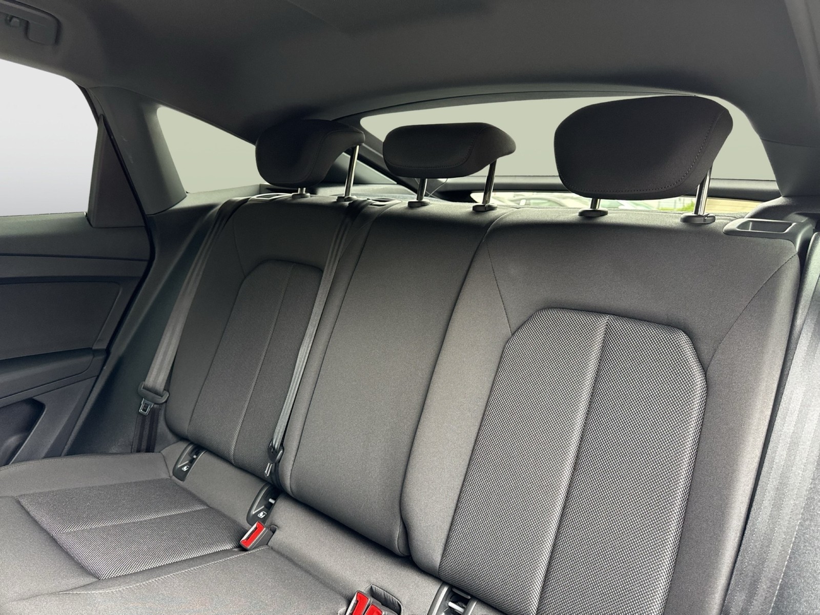Audi Q4 e-tron Sportback 35 KAMERA ACC ALU19 eKLAPPE NAVI+