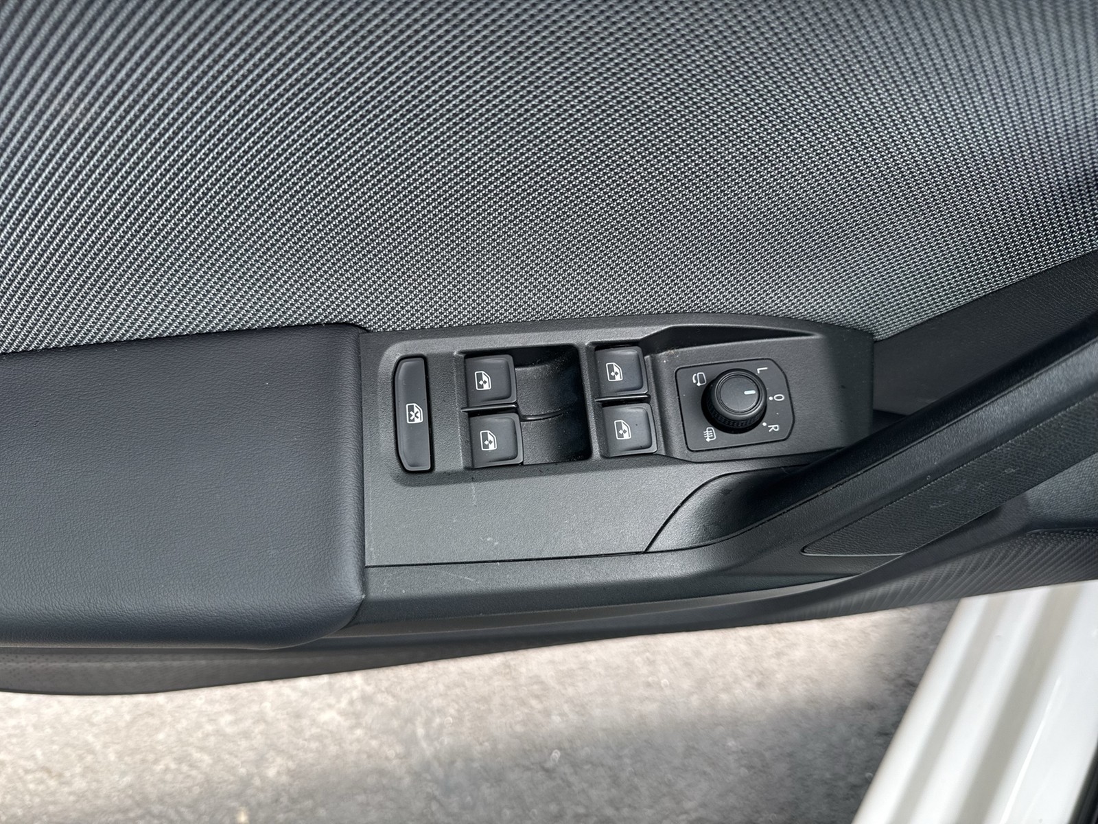 Seat Leon ST 1.5 eTSI STYLE STANDHZ. CAM ACC NAVI