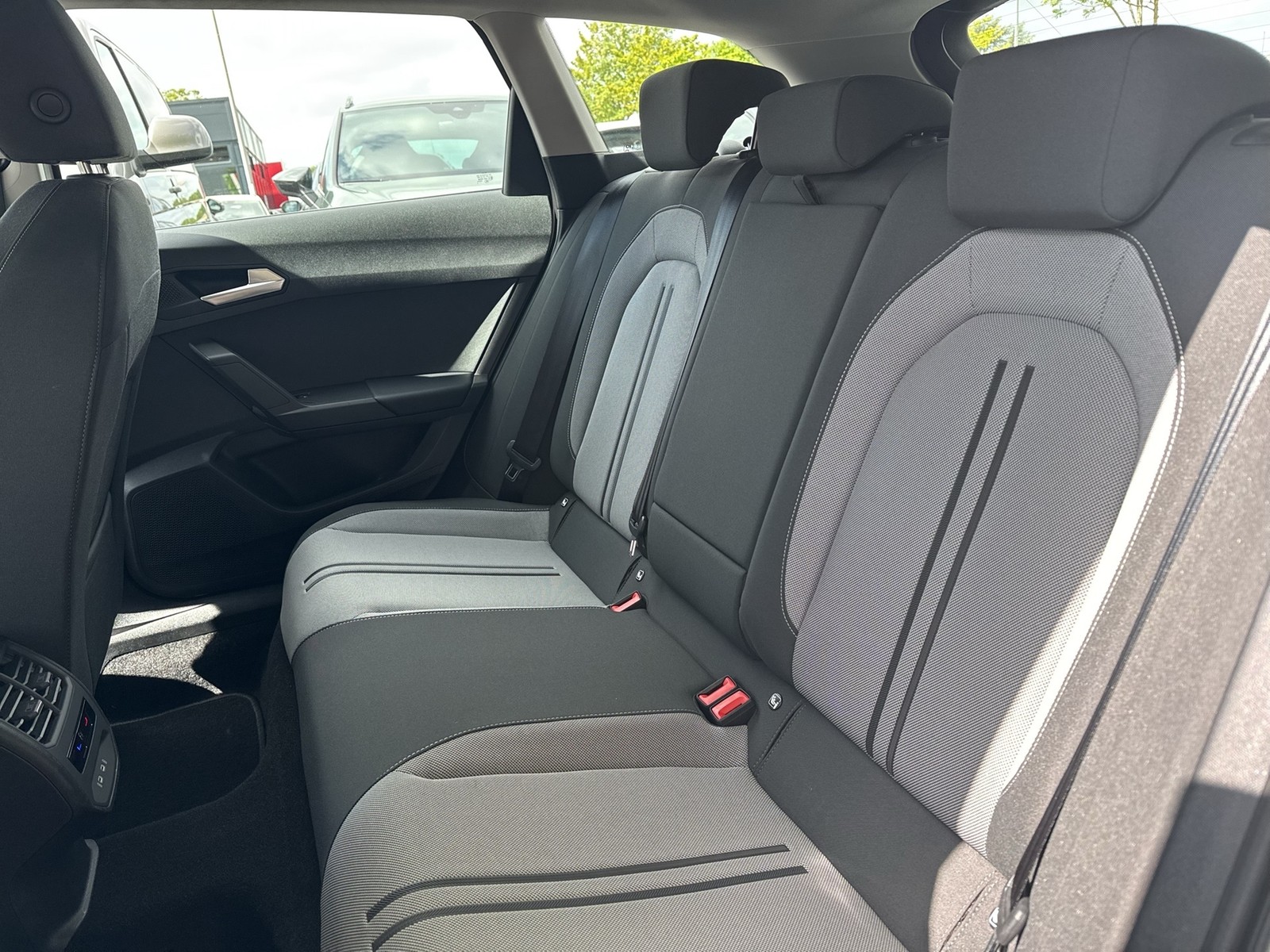 Seat Leon ST 1.5 eTSI STYLE STANDHZ. CAM ACC NAVI