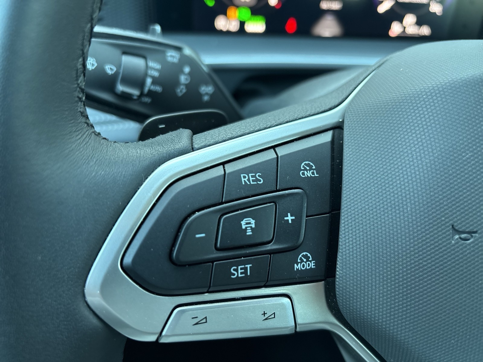 Volkswagen Tayron 1.5 HYBRID LIFE AHK CAM ACC CARPLAY