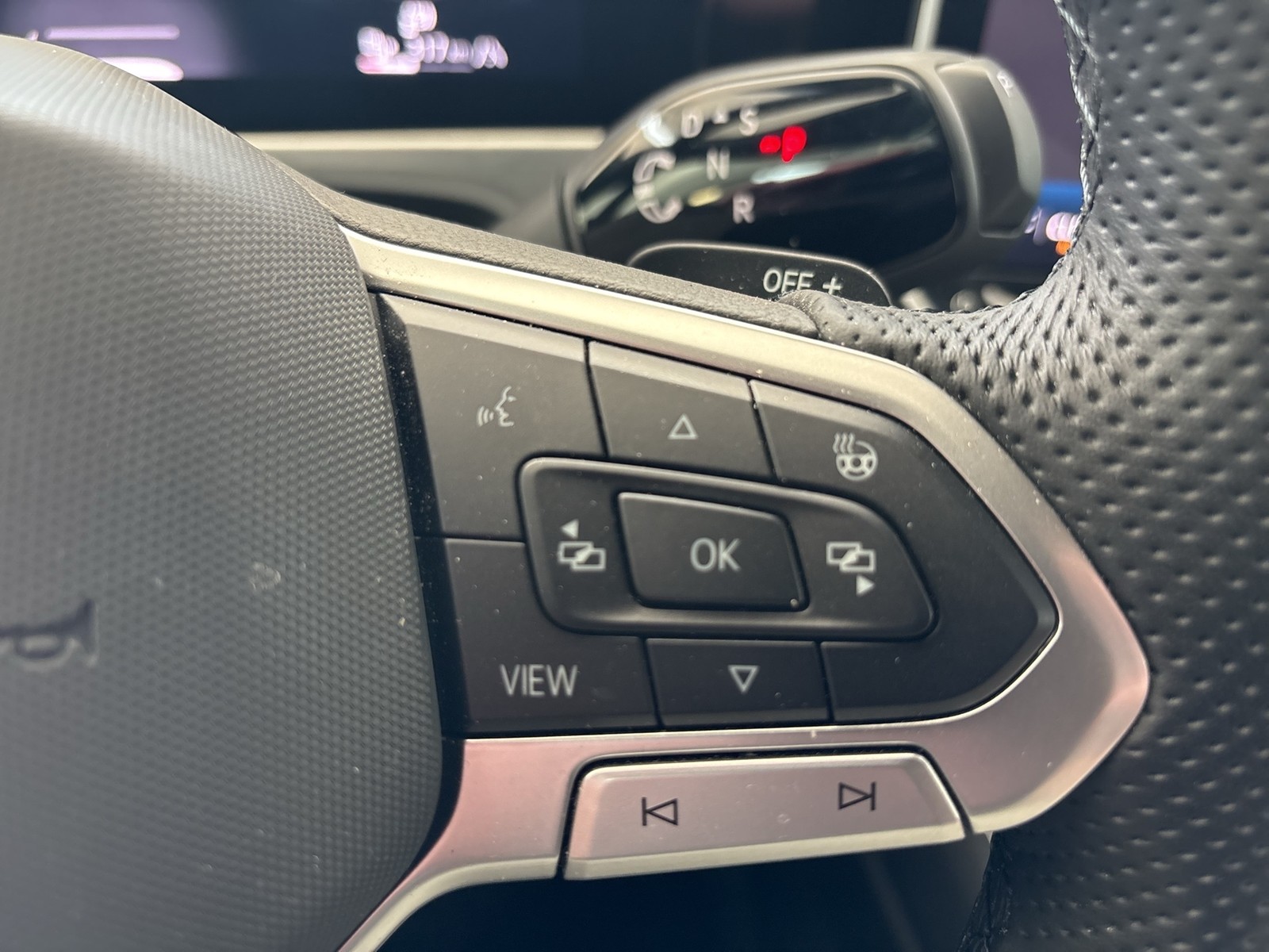 Volkswagen Passat Variant 1.5 HYBRID R-LINE AHK CAM HEAD-UP