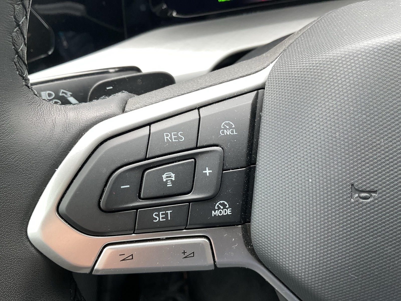 Volkswagen Golf Variant VIII 1.5 eTSI LIFE ACC CARPLAY ALU