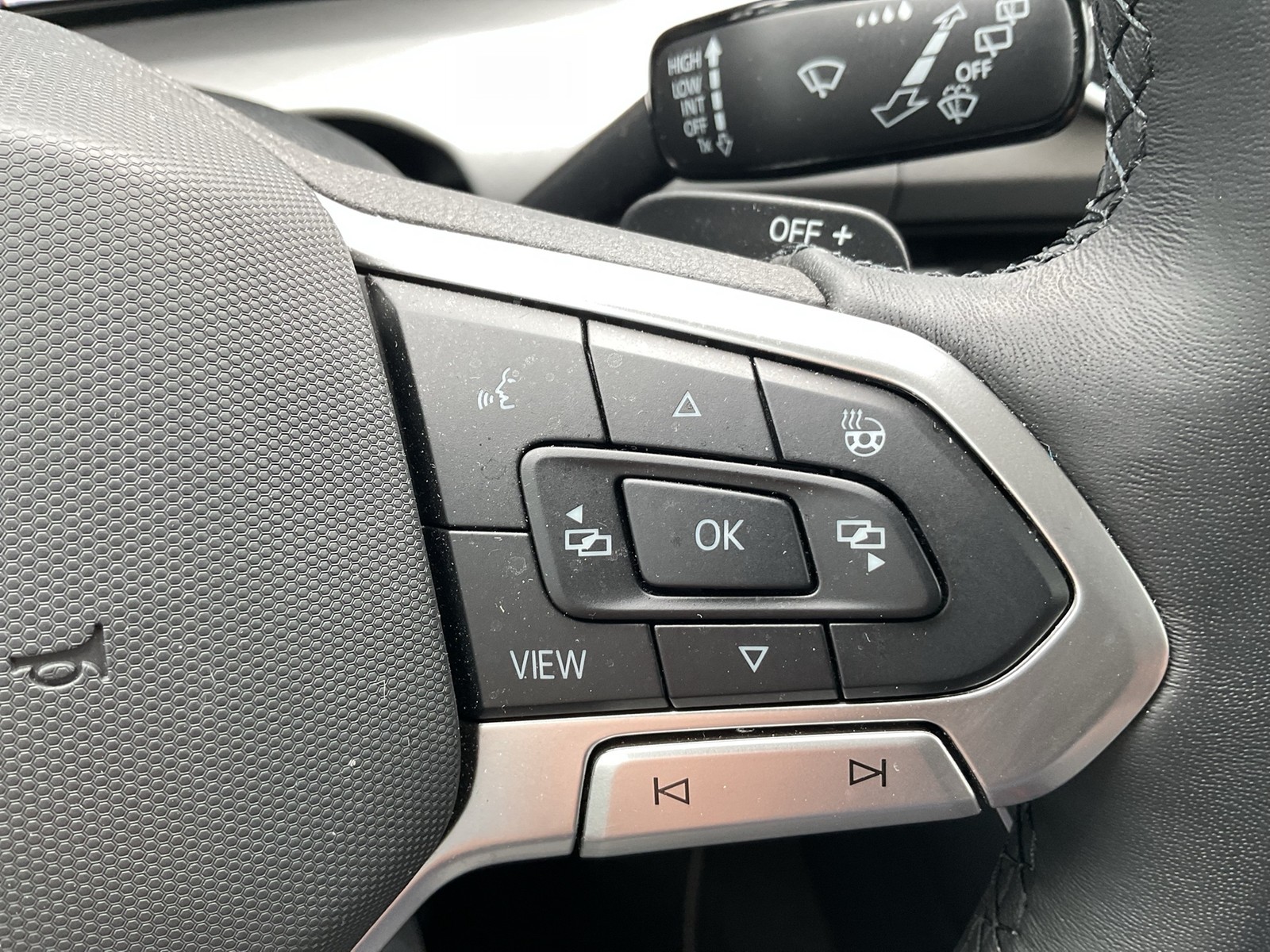 Volkswagen Golf Variant VIII 1.5 eTSI LIFE ACC CARPLAY ALU