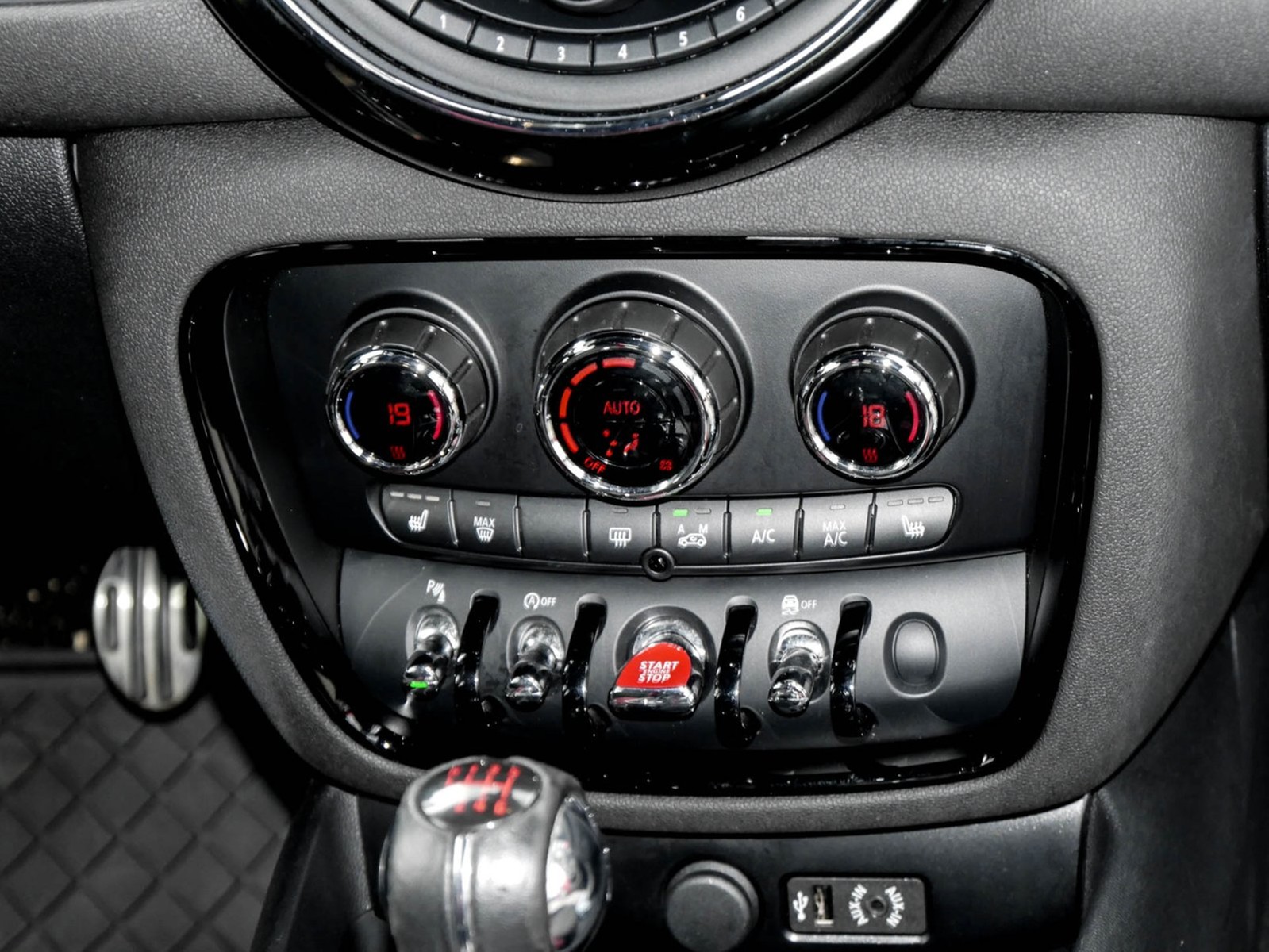 MINI John Cooper Works Clubman ALL4 ALU19 NAVI