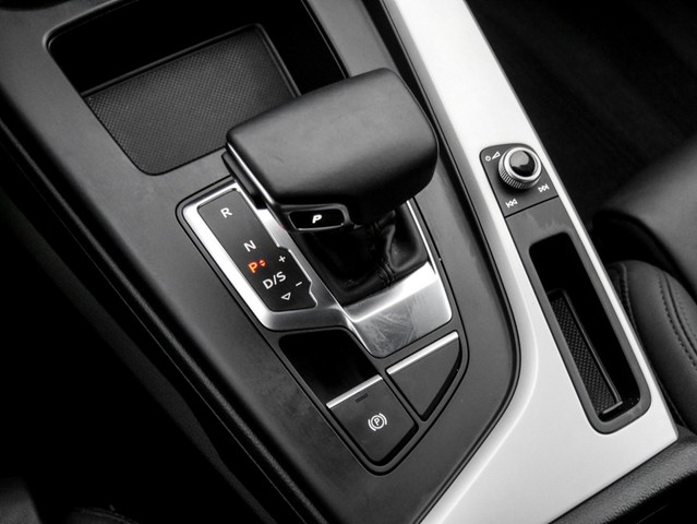 Audi A4 40 quattro S LINE BLACKPAK CAM LM18 NAVI+