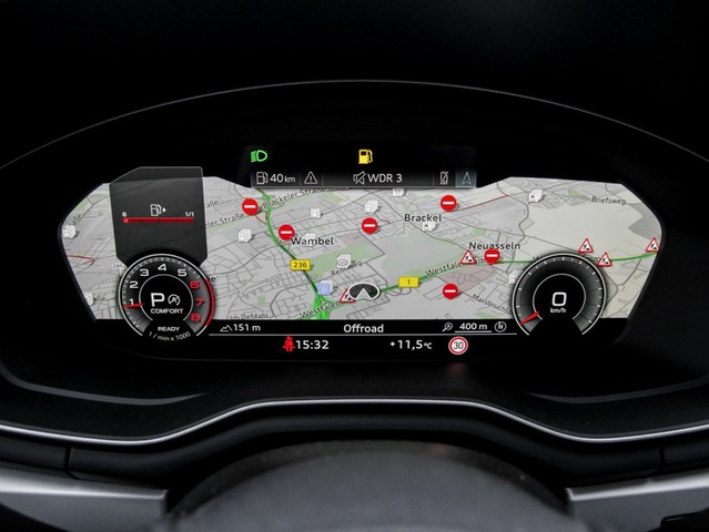 Audi A4 40 quattro S LINE BLACKPAK CAM LM18 NAVI+