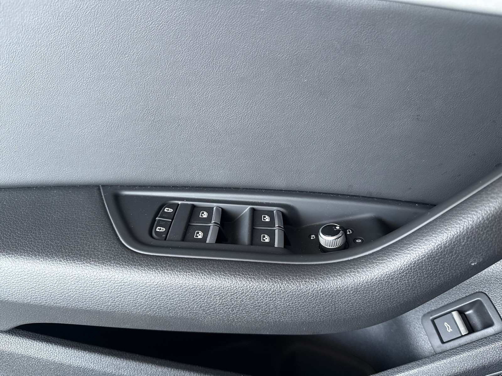 Audi A4 40 quattro S LINE BLACKPAK CAM LM18 NAVI+
