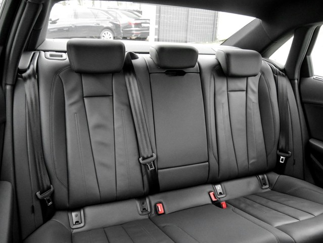 Audi A4 40 quattro S LINE BLACKPAK CAM LM18 NAVI+