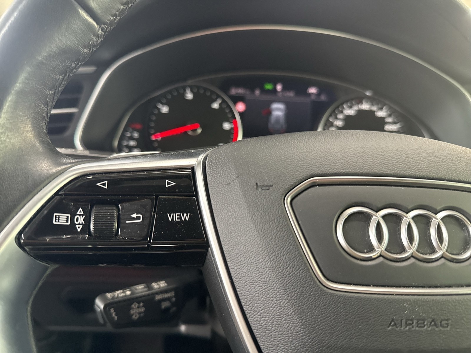 Audi A6 Avant 40 STANDHZ B&O AHK KAMERA LEDER ALU18