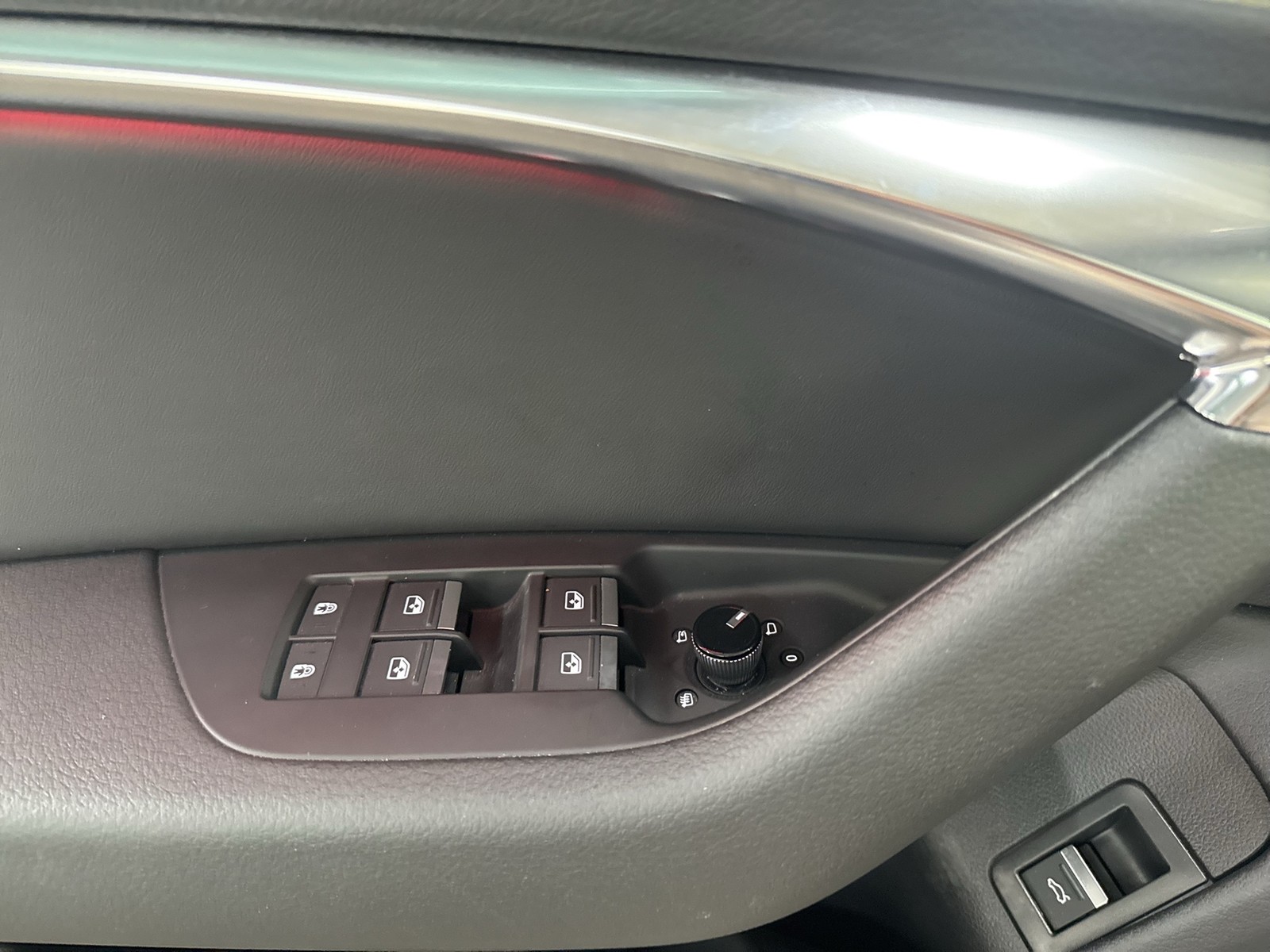 Audi A6 Avant 40 STANDHZ B&O AHK KAMERA LEDER ALU18