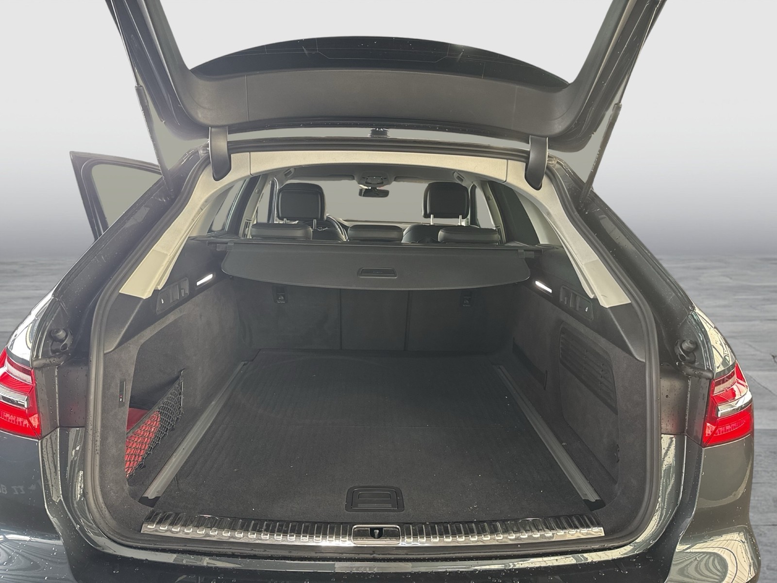 Audi A6 Avant 40 STANDHZ B&O AHK KAMERA LEDER ALU18