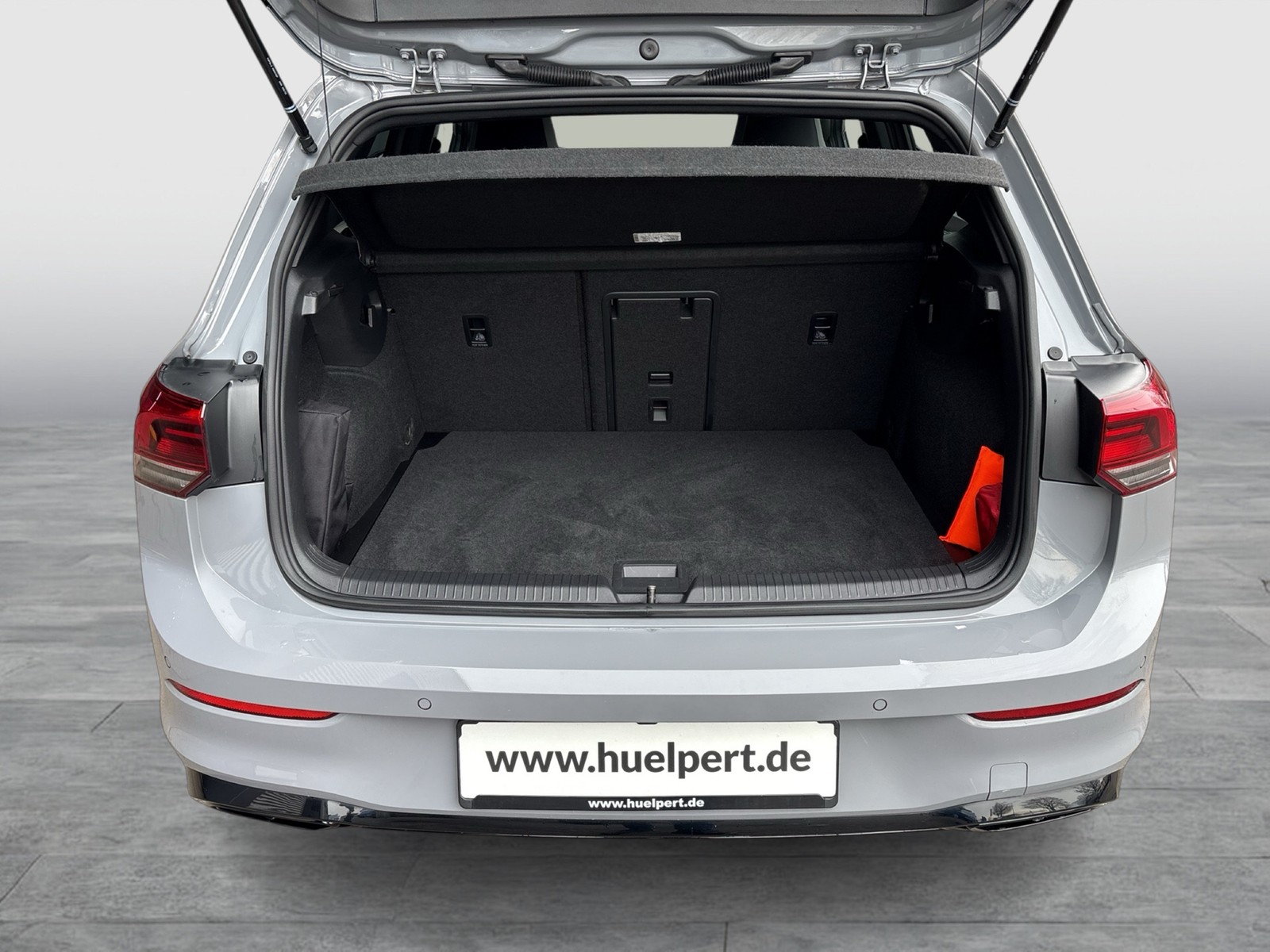 Volkswagen Golf 2.0 R-LINE BLACKSTYLE STANDH ACC NAVI ALU18