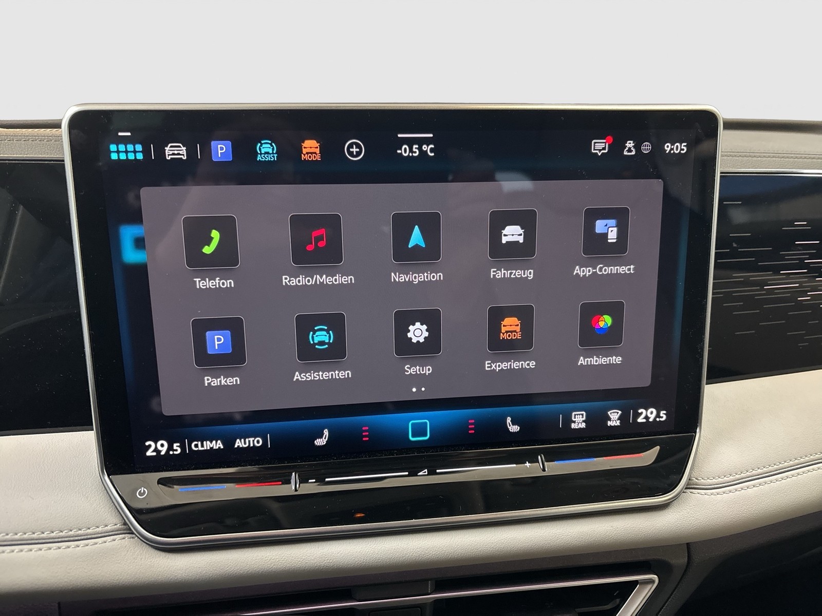 Volkswagen Tiguan 2.0 ELEGANCE NEUES MODELL AHK 360CAM LM18