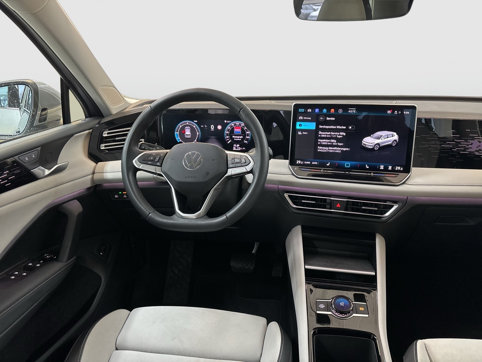 Volkswagen Tiguan 2.0 ELEGANCE NEUES MODELL AHK 360CAM LM18